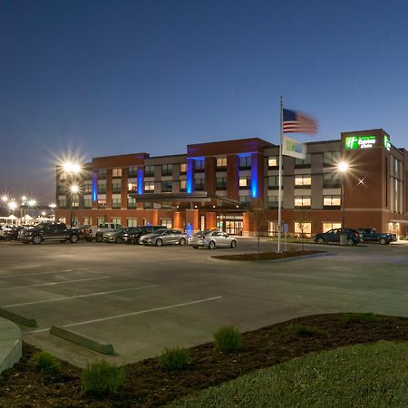 Holiday Inn Express & Suites - Dodge City By Ihg Ngoại thất bức ảnh