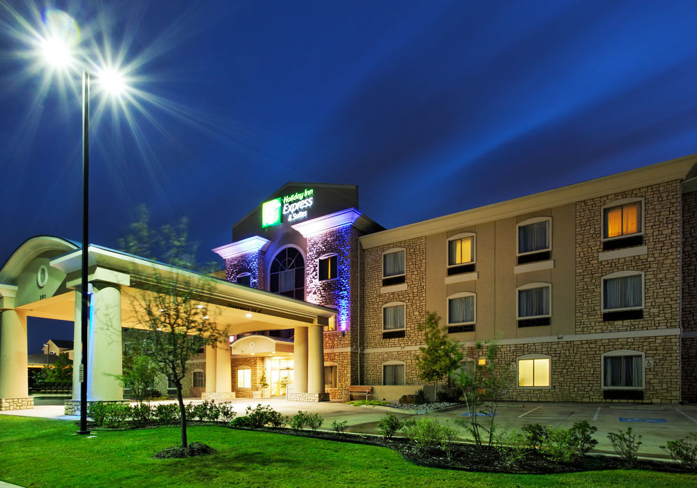 Holiday Inn Express & Suites - Dodge City By Ihg Ngoại thất bức ảnh