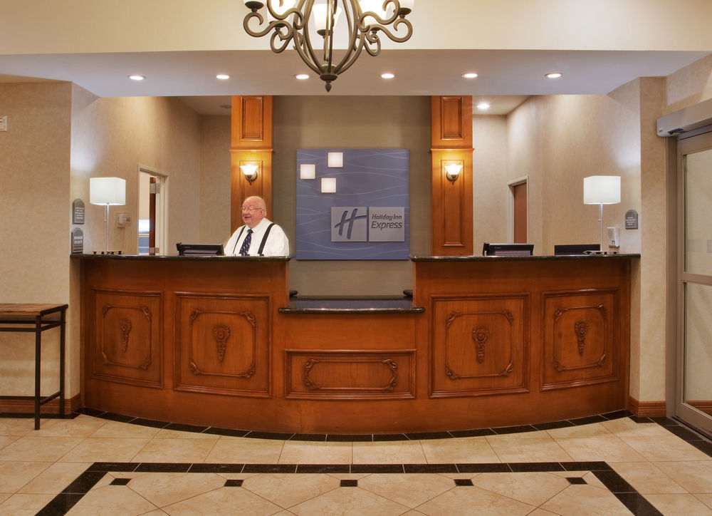 Holiday Inn Express & Suites - Dodge City By Ihg Ngoại thất bức ảnh
