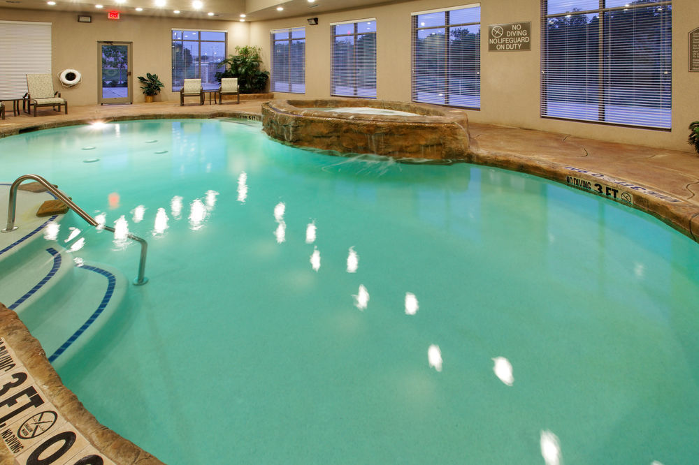 Holiday Inn Express & Suites - Dodge City By Ihg Ngoại thất bức ảnh